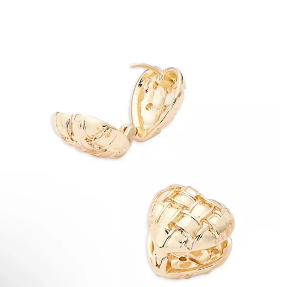 AQUA Puffed Heart Hoop Earrings‎ NWT